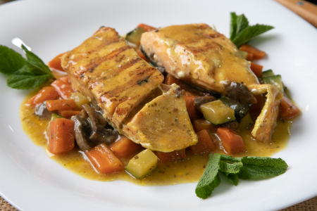 SALMÓN EN SALSA SALMÓN EN SALSA