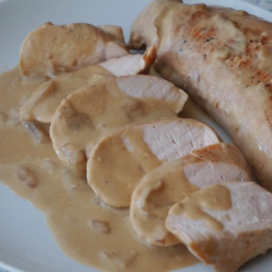 SOLOMILLO DE PAVO EN SALSA A LA NARANJA SOLOMILLO DE PAVO EN SALSA A LA NARANJA