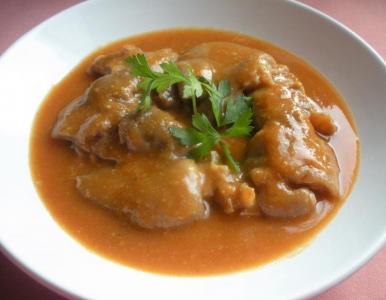 MANITAS DE CERDO EN SALSA MANITAS DE CERDO EN SALSA